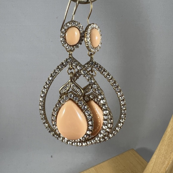 Gold Tone Peach Rhinestone Dangle Earrings Teardrop Ornate Fashion Statement - Picture 6 of 6